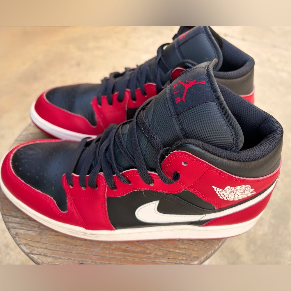 Jordan 1 Mid Men’s Size 11